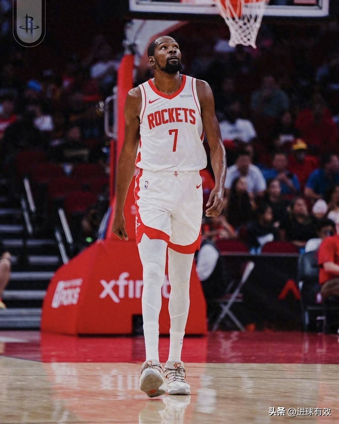 【英雄联盟】-关键时刻休斯敦火箭调整名单以备亚冠；外线爆发环节打磨；态度坚定；更衣室氛围转暖(休斯顿火箭贴吧)